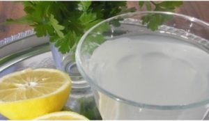 Homemade weight loss drink - parsley and lemon juice